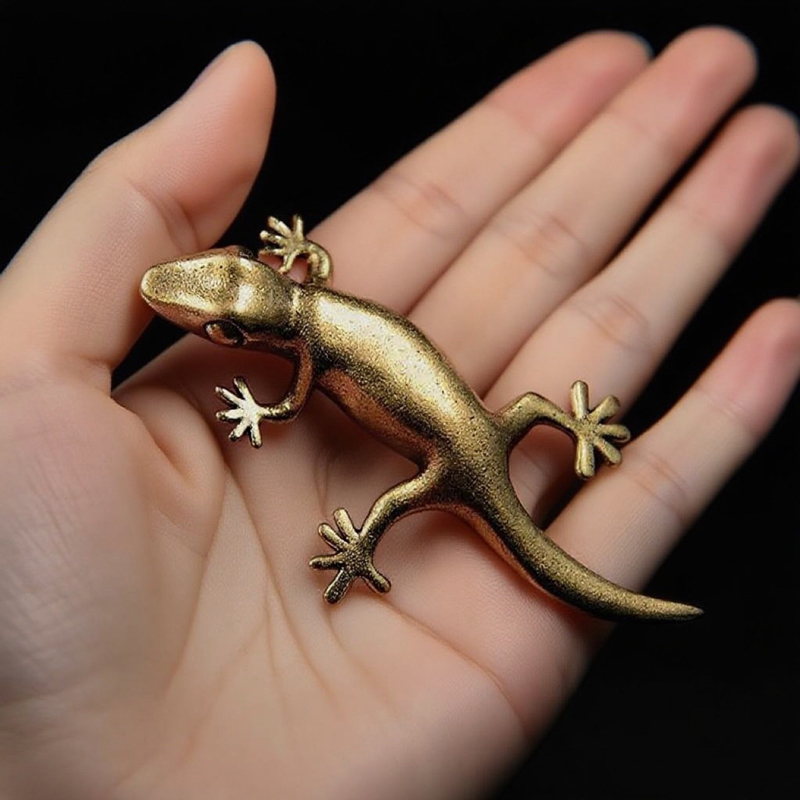 Tech For Office - Handmade Bronze Retro Gecko Lizard Chameleon
